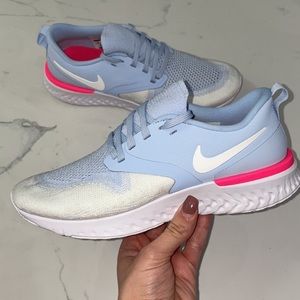 Nike odyssey react 2 flyknit